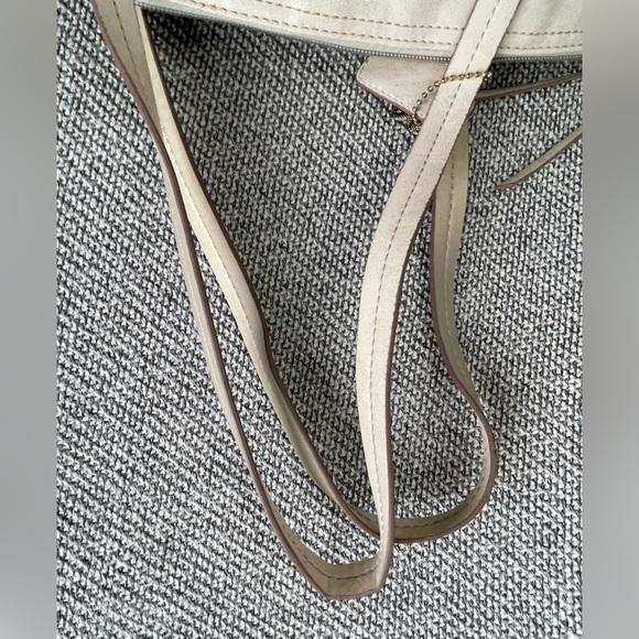 Relic Cream Tote Bag with Striped Design - Picture 8 of 16